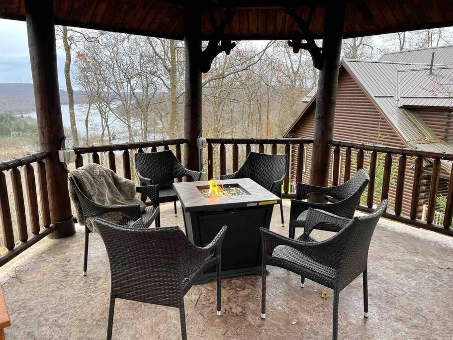 Bella Vista! Amazing Lake Views, Hot Tub, Peleton! Villa McHenry Esterno foto